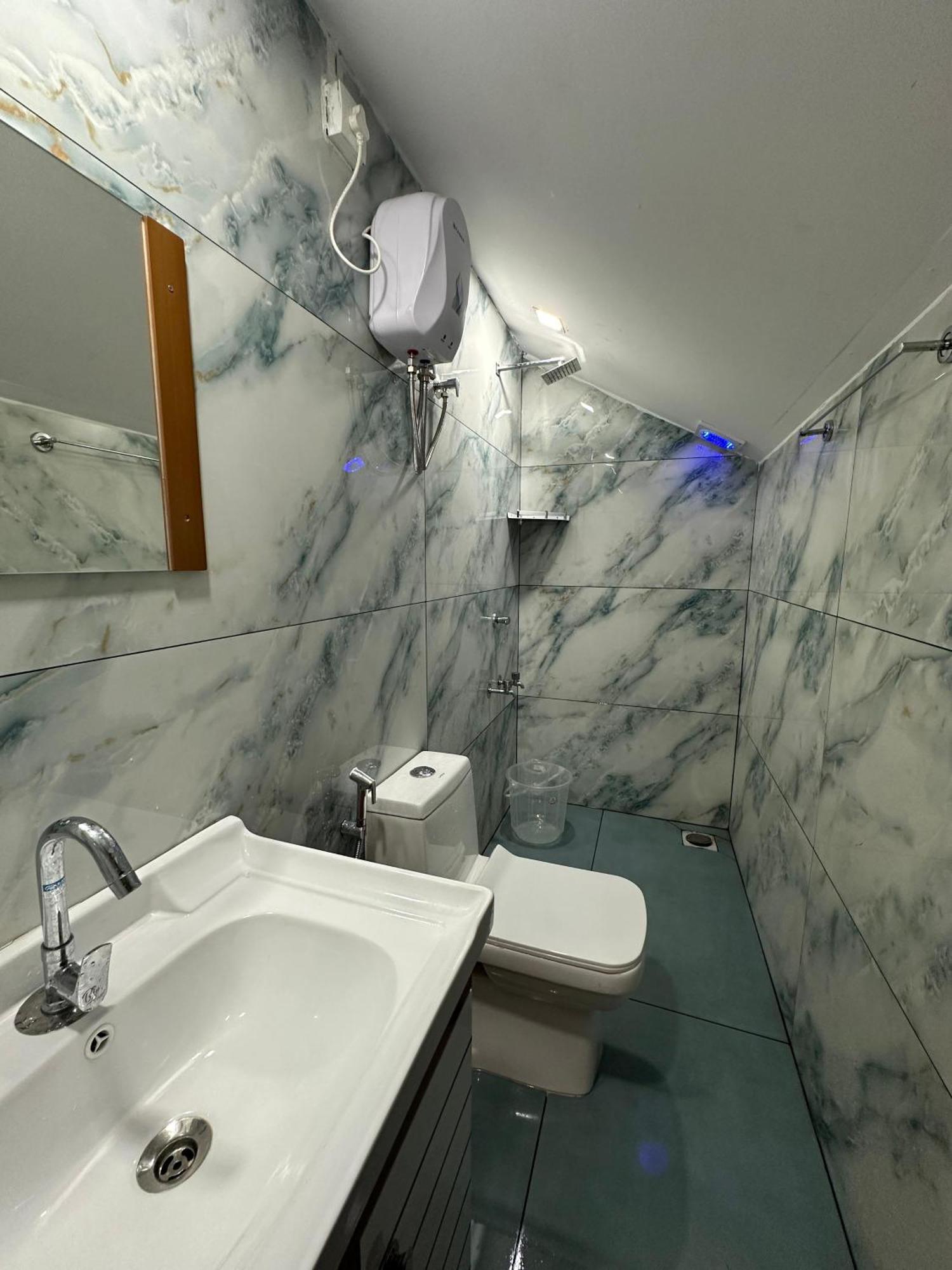 Wildglamps Athirappilly Hotel Ngoại thất bức ảnh
